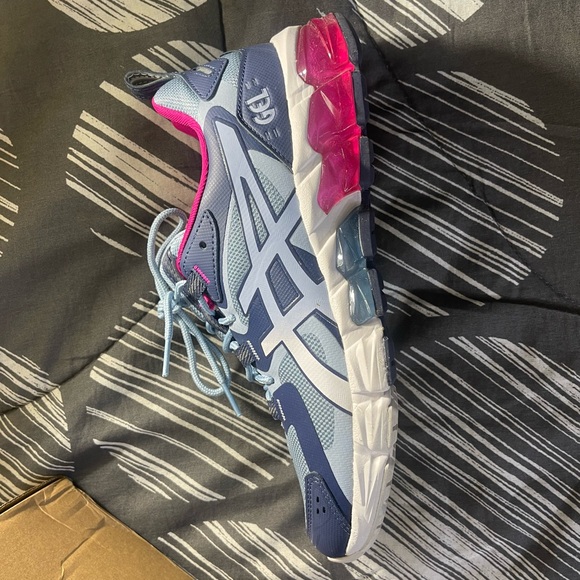 Great condition, gel ASICS size 8/12 - Picture 4 of 7